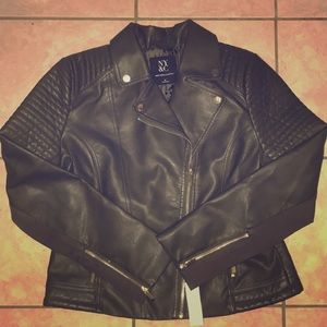 I am selling a deep olive leather jacket